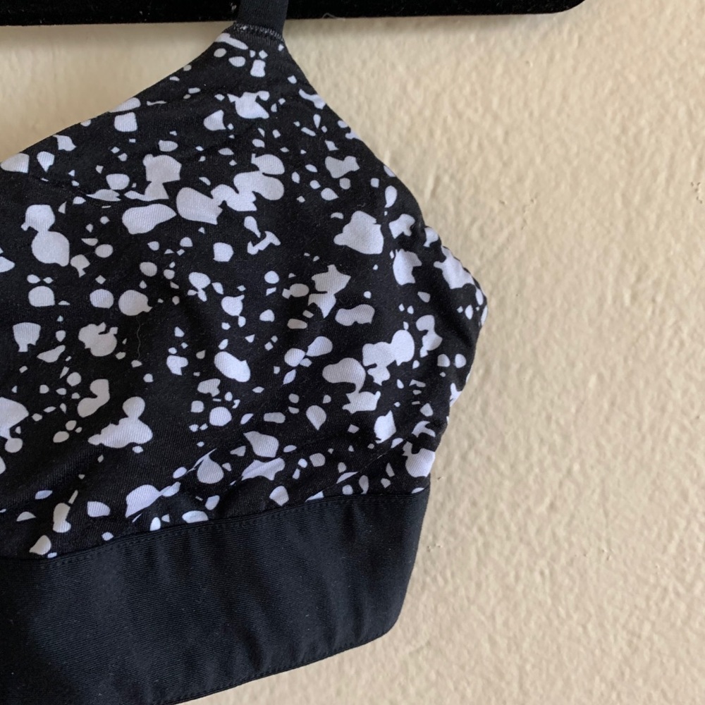 Fabletics Sports Bra - Picture 2 of 4